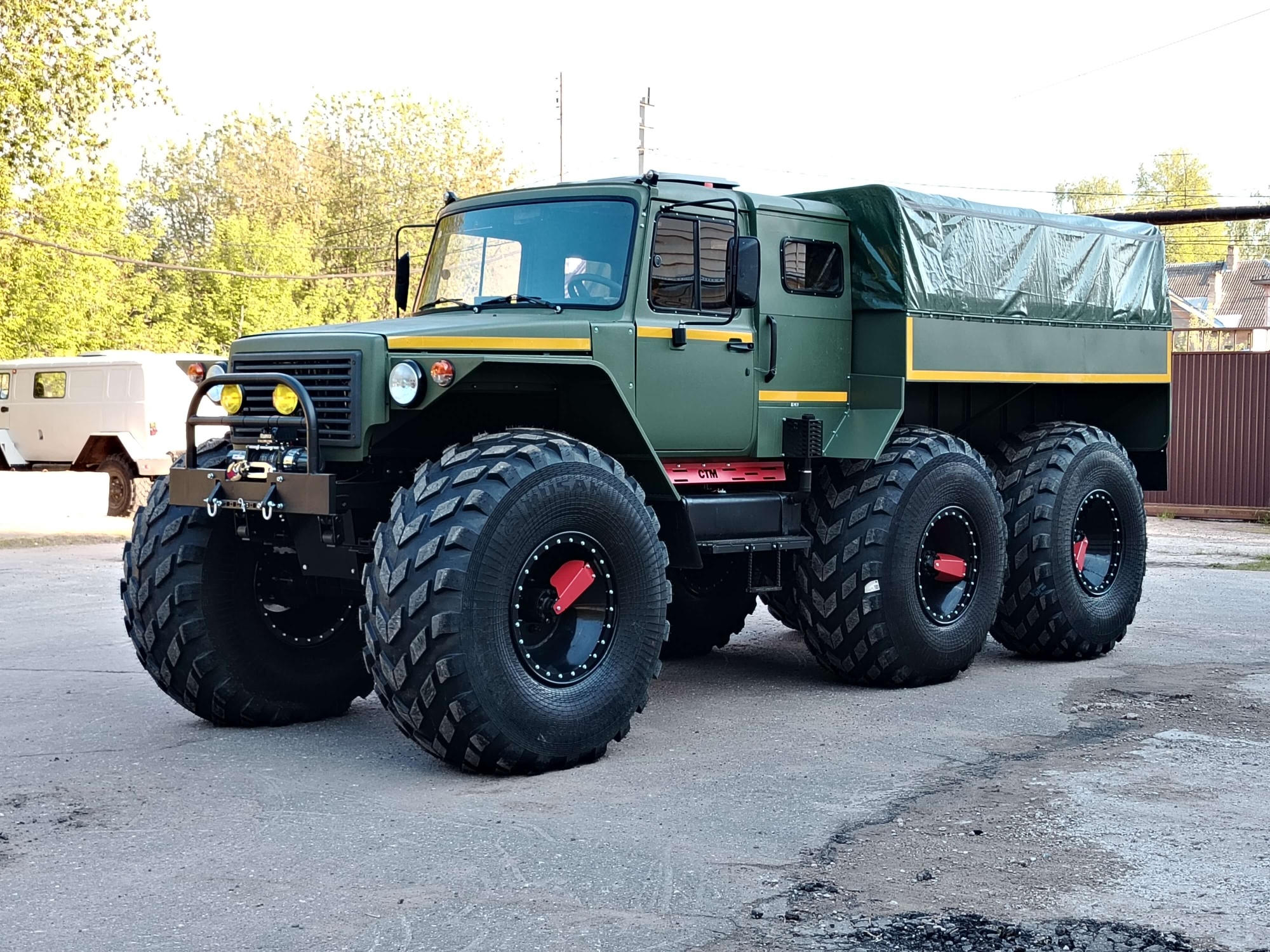 СТМ-399662 — 4 места, 1860 кг