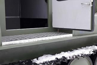 Пассажирский отсек - дверь по правой стороне по ходу движения, окно, с аварийным люком на крыше, освещение и селекторная связь с водителем