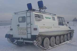 ГАЗ-34039 Егерь, доп. опции: Окраска в белый цвет, логотипы, багажник с лестницей доступа, смотровая площадка, крепления под канистры по бортам, клетка для животных